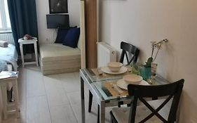 Tiny Apartment In City Center