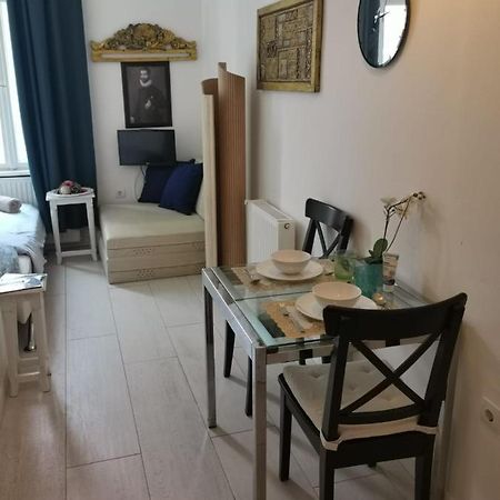 Tiny Apartment In City Center Zagreb Extérieur photo